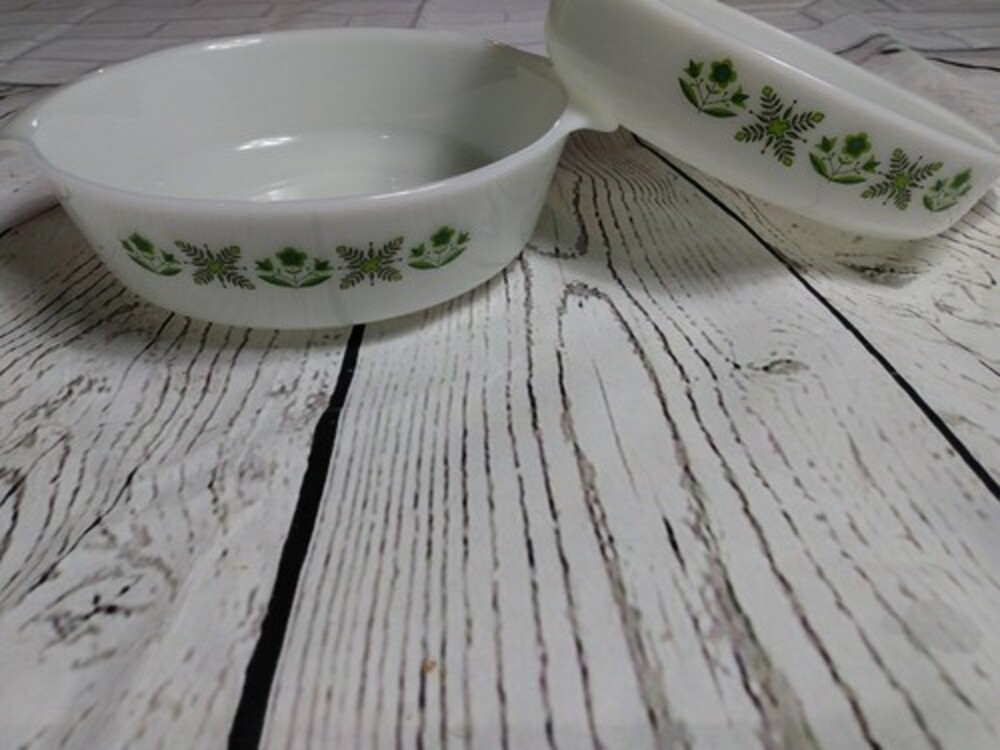 Lot of 2 VTG Anchor Hocking Fire King GREEN MEADOW Nesting Casseroles